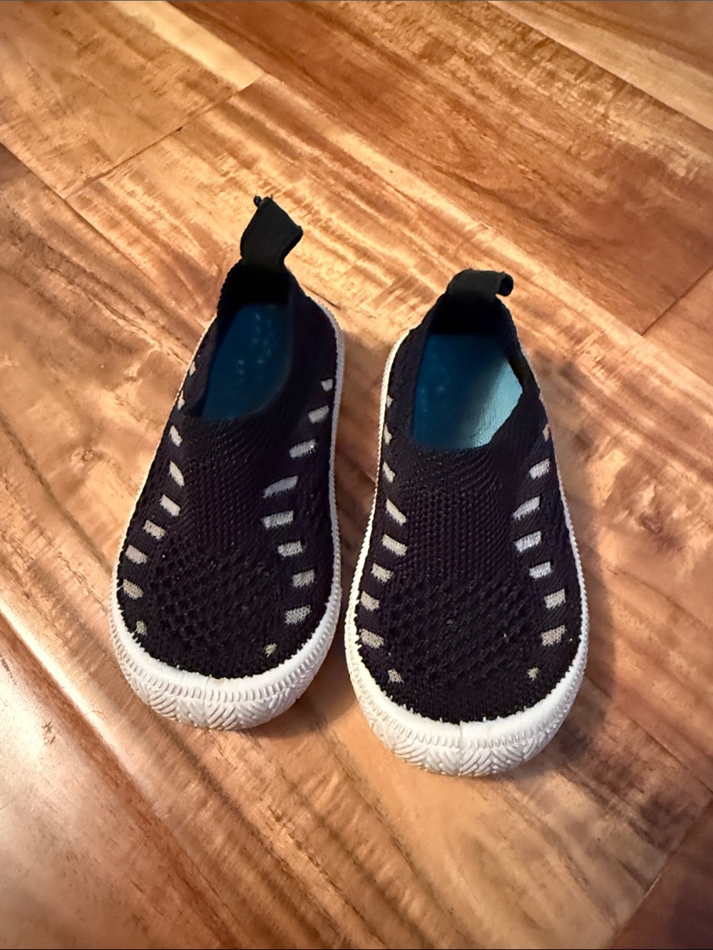 Jan & Jul kids breeze slip on shoes in toddler size 6 in black